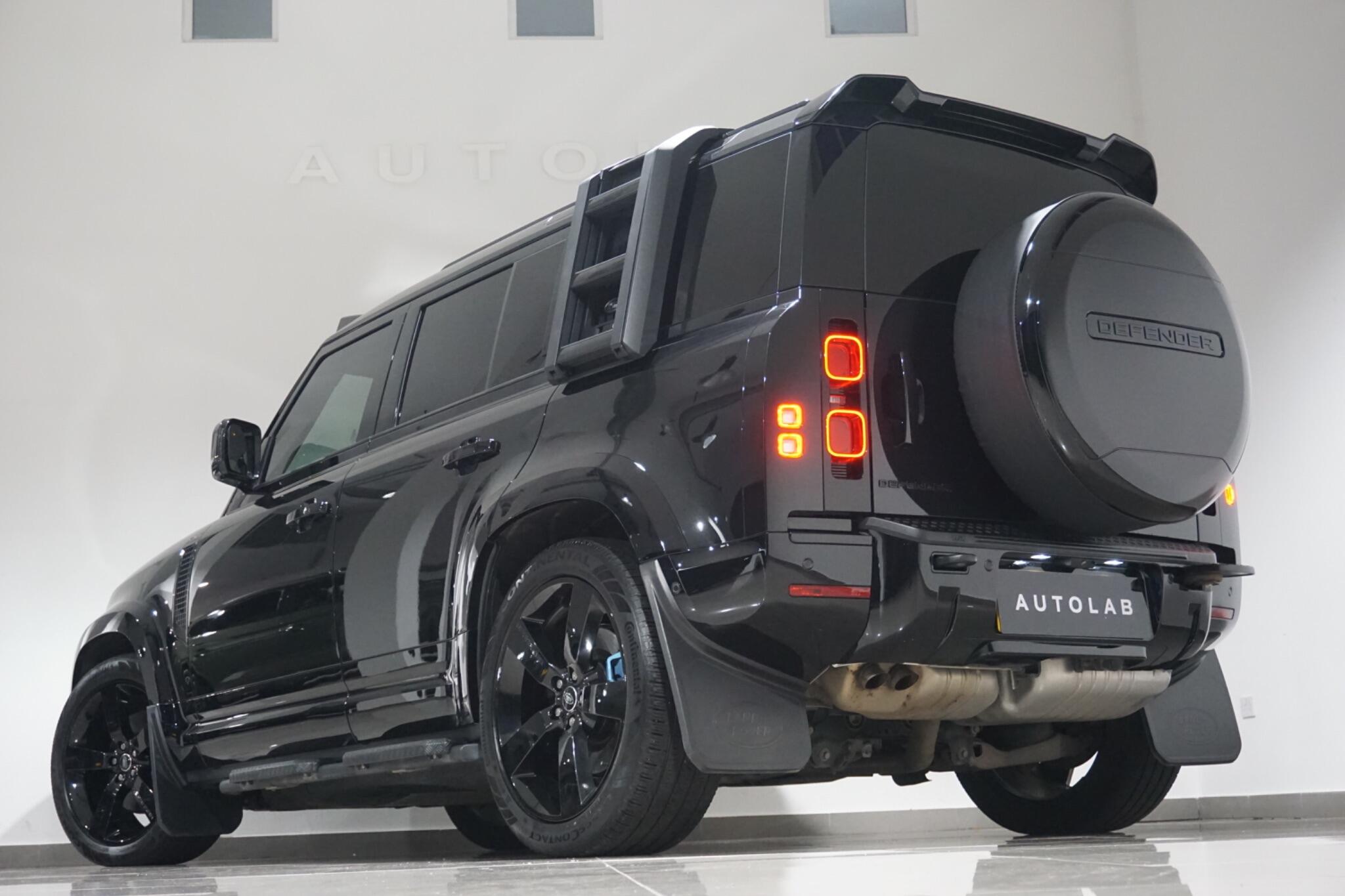Land Rover Defender 110 3.0 D300 MHEV X-Dynamic HSE Auto 4WD Euro 6 (s/s) 5dr